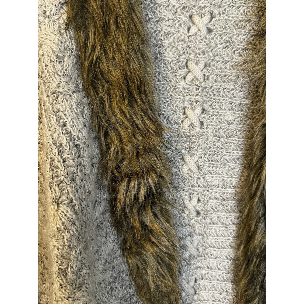 XOXO Womens‎ Cable Knit Faux Fur Trim Poncho Shawl Cardigan Sweater M - Picture 8 of 11